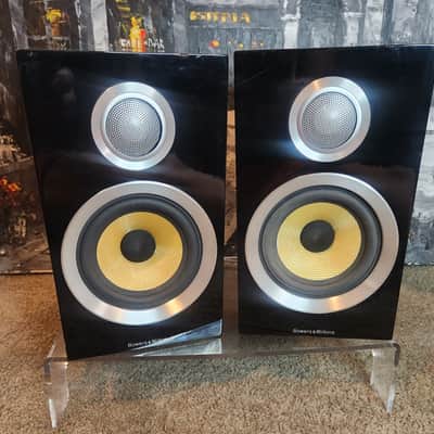 Bowers & Wilkins SpeakersBowers & Wilkins CM1 S2 are premium 2-way compact bookshelf speakers 90s - Piano black image 3
