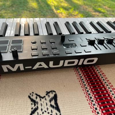 M-Audio Oxygen Pro 61 MIDI Keyboard Controller 2020 - Present - Black image 2