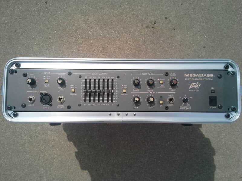 Peavey MegaBass Digital Bass System 400-Watt Biamped Bass Head image 1