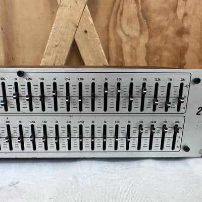 DBX 231S Dual Channel 31 Band Graphic Equalizer EQ - Tested & Working - READ image 6