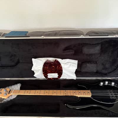Ernie Ball Music Man StingRay 4 H 2EQ Black with Maple Fretboard 2005 image 11