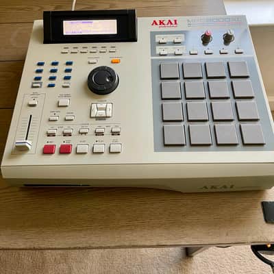 Akai MPC2000XL MIDI Production Center 2000 - 2005 - Grey