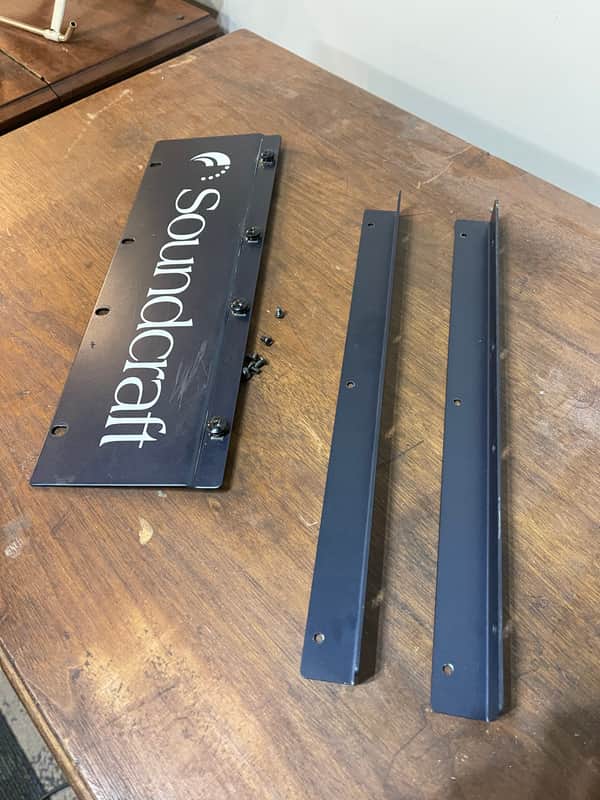 Soundcraft EPM-8 Rack Mount Kit Rack Ears image 1