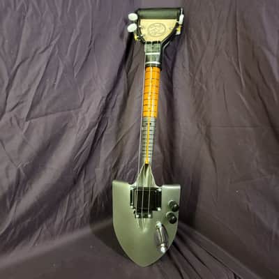 Don't Fret Guitars Short 3 String Slide Shovel Guitar #115 image 3
