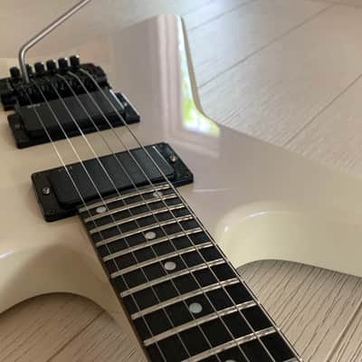 1988-89 Carvin V220 Guitar, Pearl White, OHSC, Kahler, EMG, Vintage 80s-90s image 8