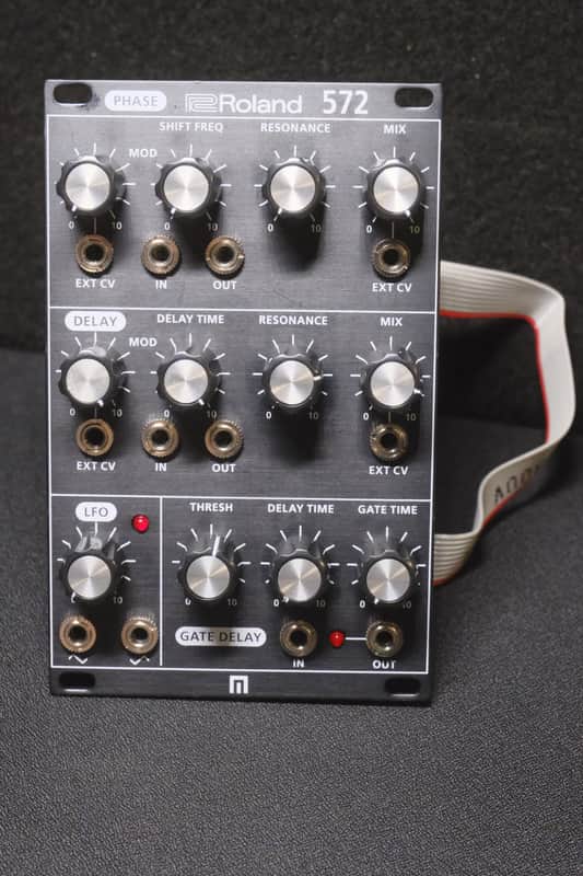 Roland System-500 572 Eurorack Phase Shifter / Delay / LFO Module 2016 - Present - Black image 1
