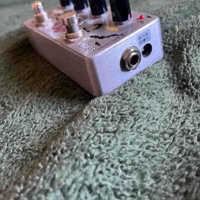 Zvex Vexter Series Sonar Tremolo with Tap Tempo 2010s - Silver with Graphic image 2