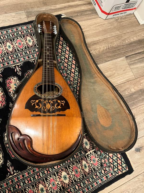 Suzuki Mandola No. 552 - w/original case image 1