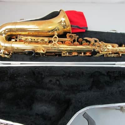 Evette Buffet Crampon Alto Saxophone Lacquered Brass with case, cosmetic wear to the finish image 2