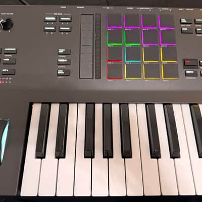 Akai MPC Key 61 Standalone Workstation Synthesizer 2022 - Present - Black image 1