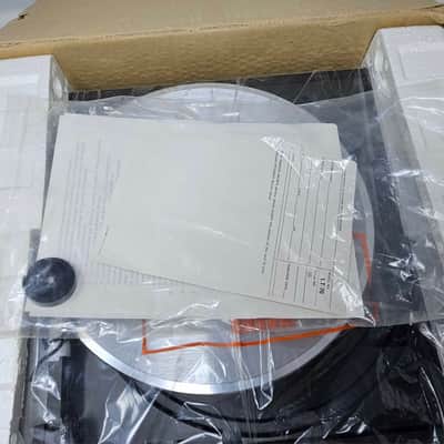 Vintage 1980s Mitsubishi LT-76 Fully Automatic Linear Tracking Turntable - NEW Open Box image 4