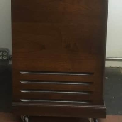 Leslie 122XB Early 2000’s - Red Walnut image 2