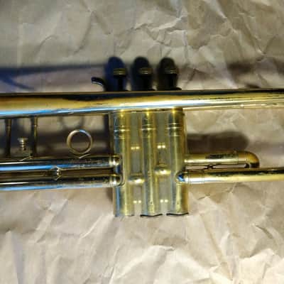 LaMonte Superior trumpet, USA, w/ Case/MP, Good playing condition with wear/dent image 3