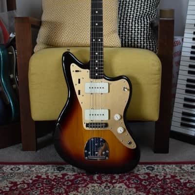 2021 Fender Japan Heritage 60’s Jazzmaster 3-Tone Sunburst Nitro Lacquer, w/Paperwork, Gold Anodised Guard, MIJ, Offset, JDM image 4