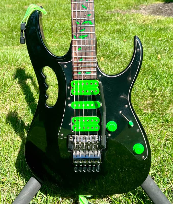 Ibanez JEM777V-BK Steve Vai Signature Vine 1988 - 1993 - Black image 1