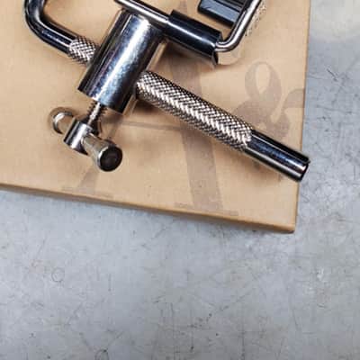 A&F Drum Co. Hoop Mounted Clamp with L-Arm - Nickel image 4