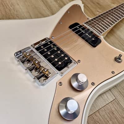 Tokyo Special Bacchus Handmade Surfbreaker Matte Pearl White Offset Jazzmaster Type Custom Shop Masterbuilt image 4