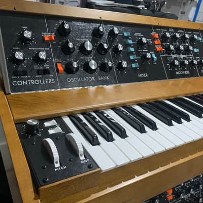 Moog Minimoog Model D Reissue 44-Key Monophonic Synthesizer 2016