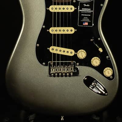 Fender American Professional II Stratocaster image 2