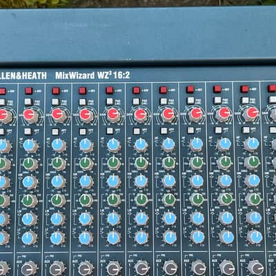 Immagine Allen & Heath MixWizard WZ3 16:2 16-Input Stereo Mixer 2004 - 2013 - Blue - 3