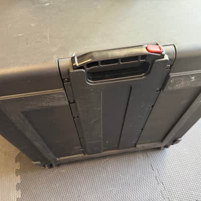 SKB 6U Rack with Rolling Case 3i-2424M146U image 8