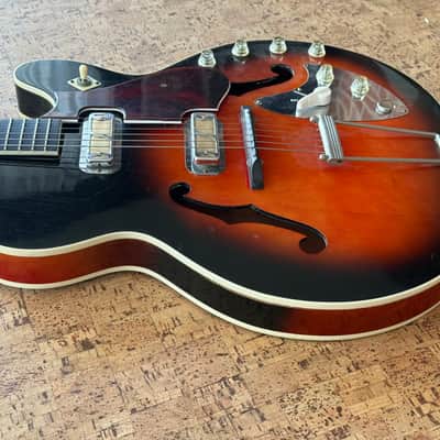 Harmony H66 Vibrajet 1961 - Red Sunburst image 3