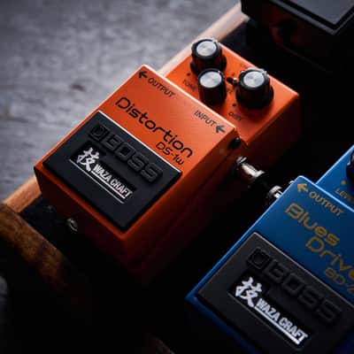 BOSS DS-1W Waza Craft Distortion + BIC-10A-OR 10ft Instrument Cable, Orange image 4