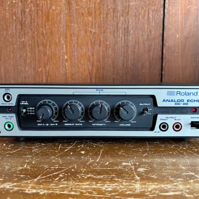 Roland DC-20 Analog Echo Vintage Guitar Effect Box MN3005 chip image 2