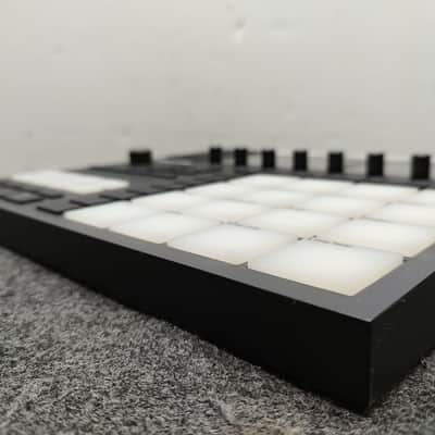 Native Instruments Maschine MKIII 2010s - Black image 4