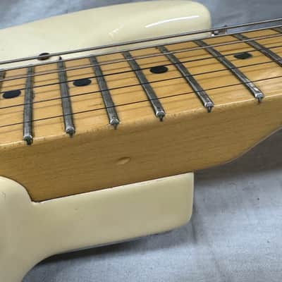 Fender American Standard Stratocaster Guitar with Case 2005 - Olympic White / Maple neck image 17
