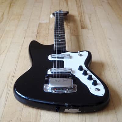 1965 Silvertone Bobkat Model 1476 Vintage Electric Guitar Gold