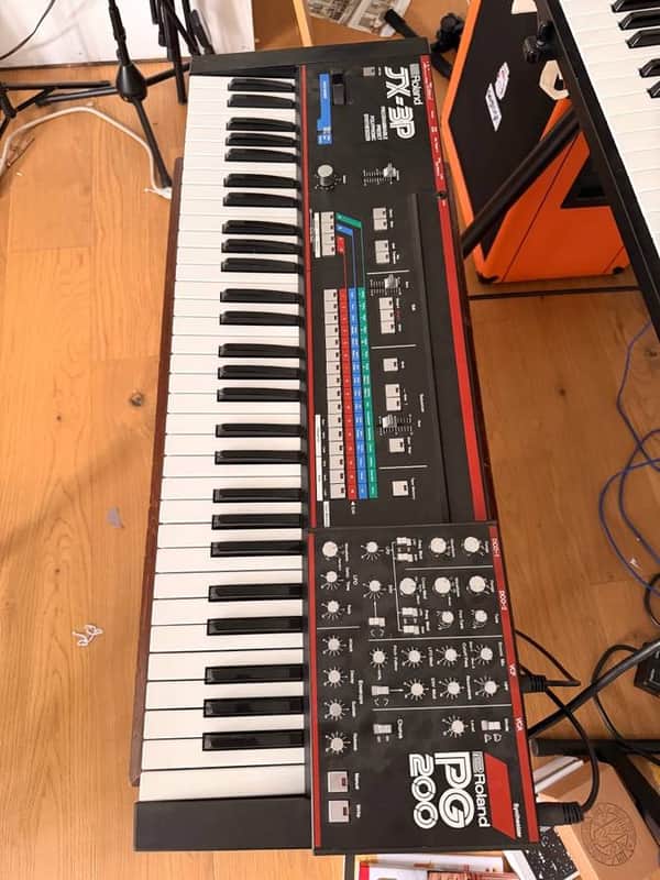 Roland JX-3P 61-Key Programmable Preset Polyphonic Synthesizer with PG-200 Programmer