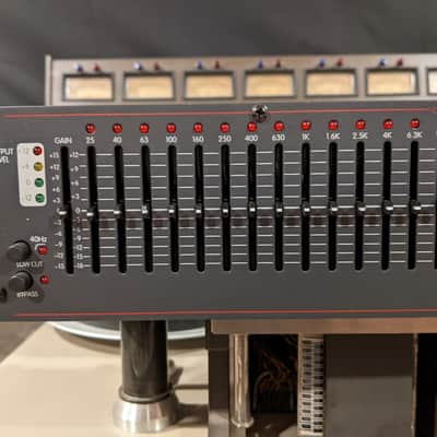 Peavey QF 215 Dual 15-Band Stereo Graphic Equalizer Rack EQ Bild 3