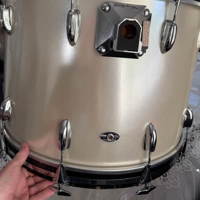 Slingerland Magnum 24x16 Bass Drum 1979 - Silver Mist Excellent condition! image 1