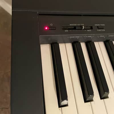 Yamaha P-35 88-Note Digital Piano in Black Bild 10