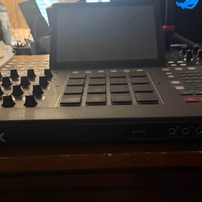 Akai MPC X Standalone Sampler / Sequencer 2017 - Present - Black image 9