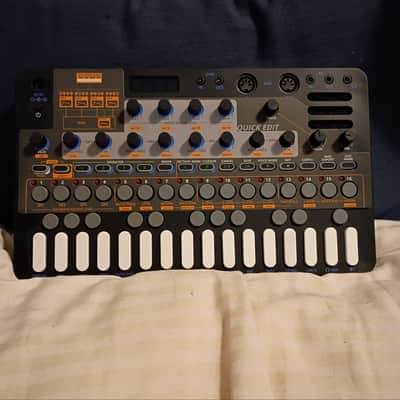 Sonicware Liven XFM 27-Key Multi-Track FM Synthesizer Groovebox