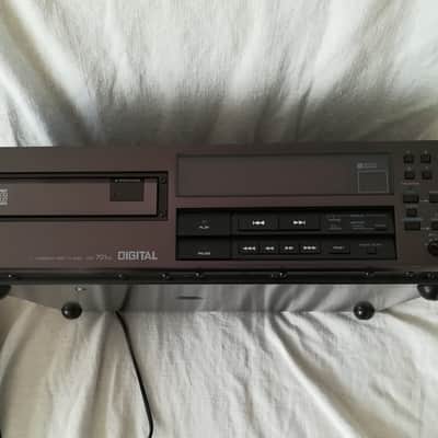Sony CDP701ES cd player One of the best Sony Esprit CD players image 3