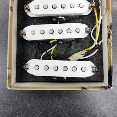 Unbranded Strat-Style SSS Ceramic Single-Coil Pickup Set – White Covers image 2
