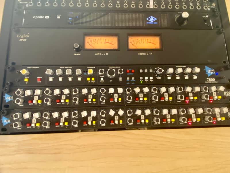 API 2 unit 8200 and 1 unit api 7800 master module and vu meter and cable included 2000s Black image 1