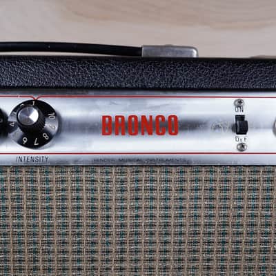 Fender Bronco 6-Watt 1x8" Guitar Combo 1971 Silverface image 4