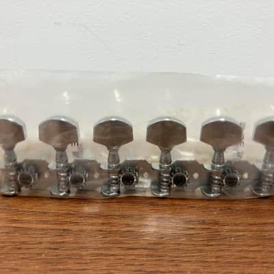 WD 6-On-A-Plate Open Back Steel String Tuning Machines Chrome With Plated Buttons image 2