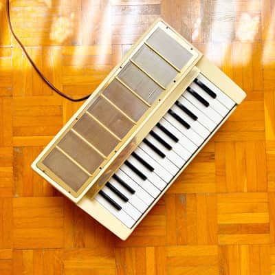 Hohner Organetta 3 - Portable Armonio and Organ from 1950s fully working! Ivory and Gold edition! Made in Germany! image 18