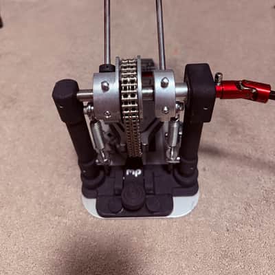 DW 9000 Series Double Bass Drum Pedal Newest Model with updated rim clamp and rubber bottom image 4