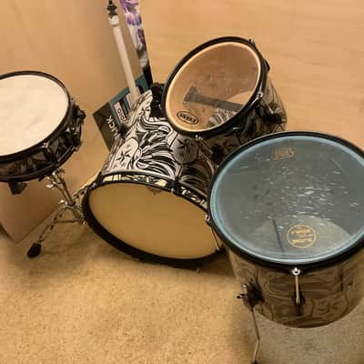First Act MD7014 drums Evans heads, snare, kick, 1 rack and 1 floor tom image 2