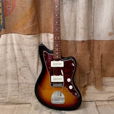 Fender MIJ Traditional 60s Jazzmaster 2023 - Sunburst image 1