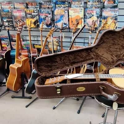 Bedell ~ Deluxe Classical | Dreadnought | Acoustic Guitar Hard Case & Hygrometer image 3
