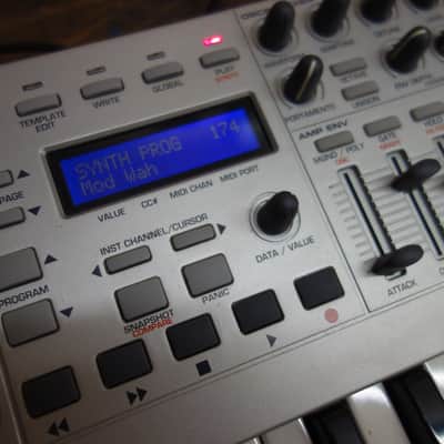Novation X-Station 49 2004 - Silver (+ manual)