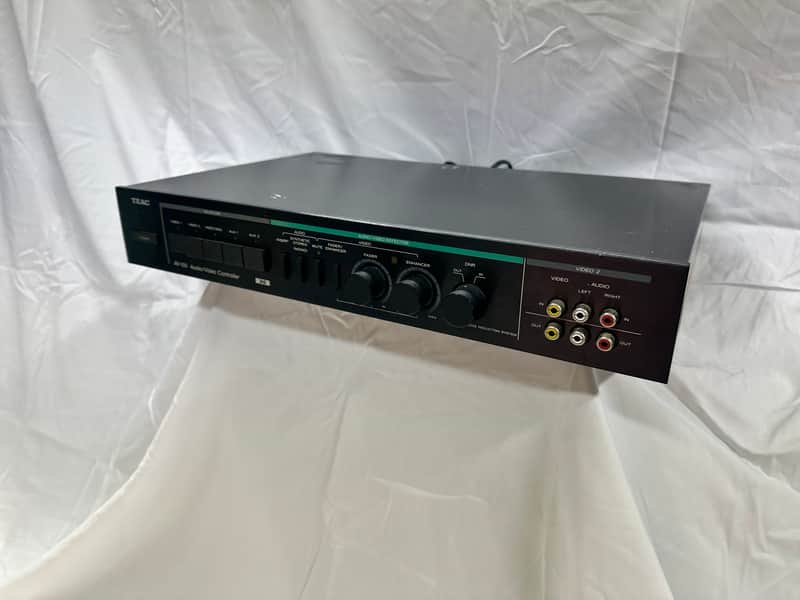 TEAC AV100 AUDIO/VIDEO Controller image 1