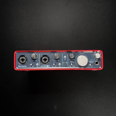 Focusrite Scarlett 2i4 - Red image 1